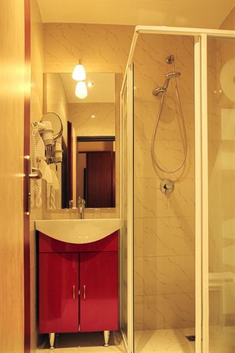 Atlas City Hotel Munchen Bagian luar foto